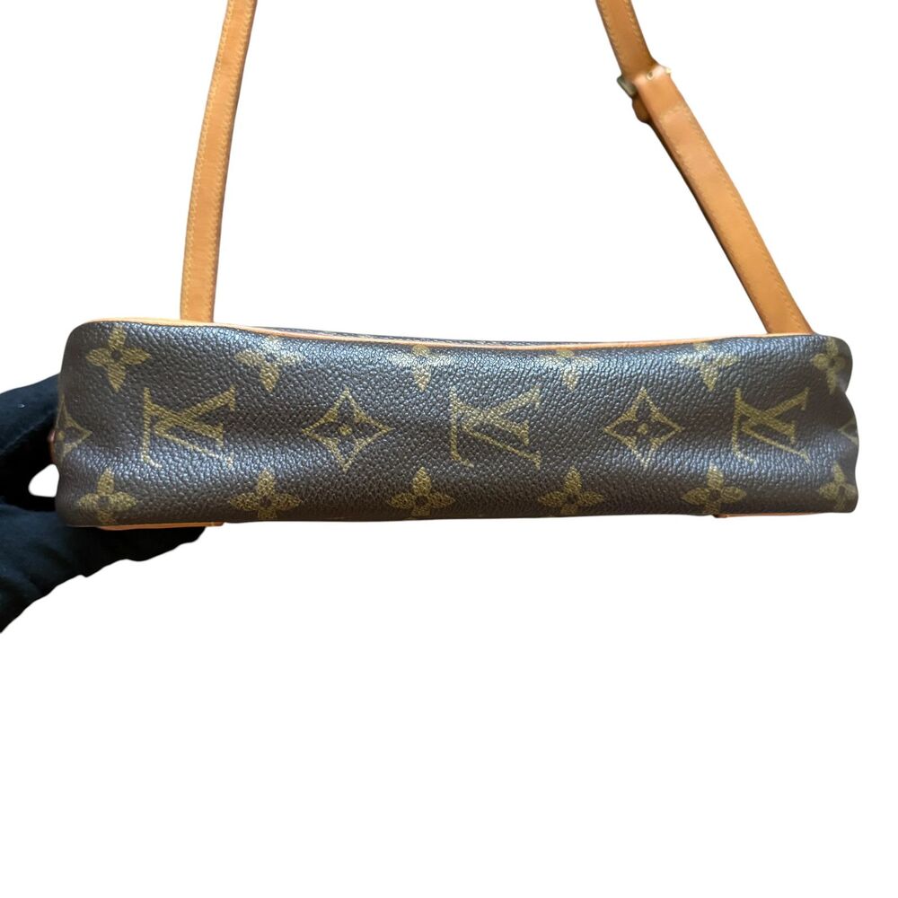 Louis Vuitton monogram crossbody bag authentic with COA 9x6x2 - Picture 4 of 8